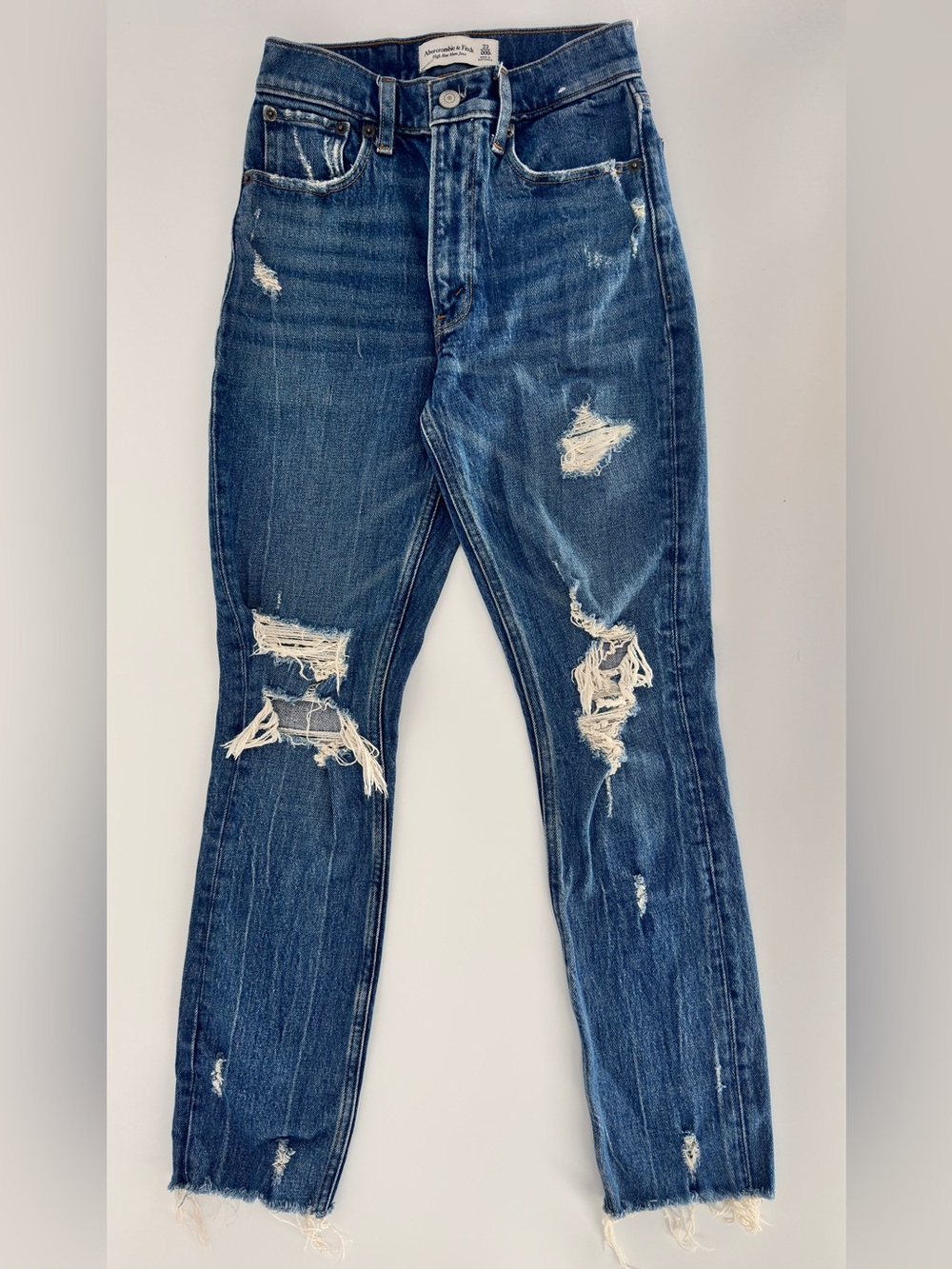 Abercrombie & Fitch High Rise Mom Blue Jeans Distressed Raw Hem Knee Rip 23/000
